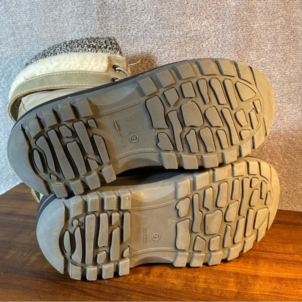 Dream Pairs Boots  Youth Size 2‎ Duck Snow Boots